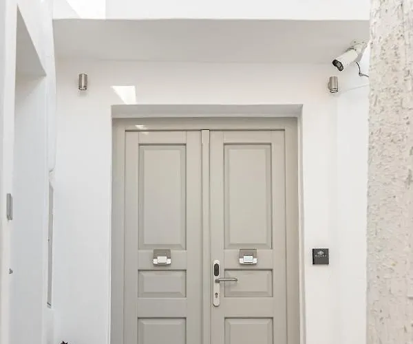 Mariet Naxos Elegant