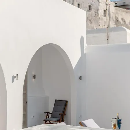 Mariet Naxos Elegant Lägenhetshotell Naxos City